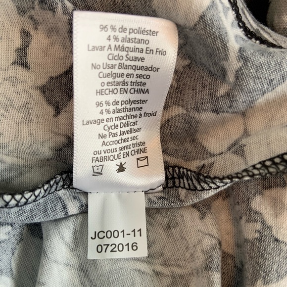 LuLaRoe Irma high low floral black and white shirt - Picture 9 of 12